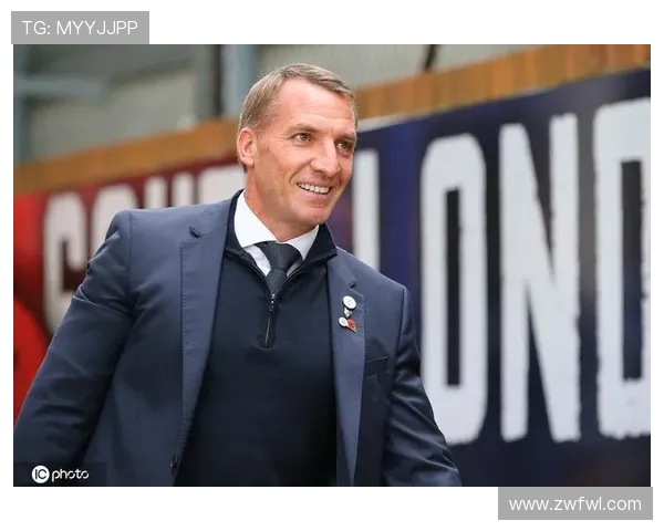 英超教练西装上的小人：探索英超主教练服装细节中的文化寓意