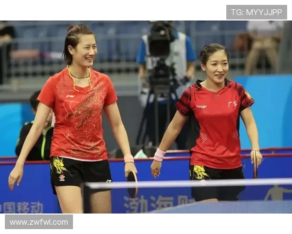 CCTV1世界杯女主持深度解析赛事背后精彩瞬间与观众互动精彩纷呈